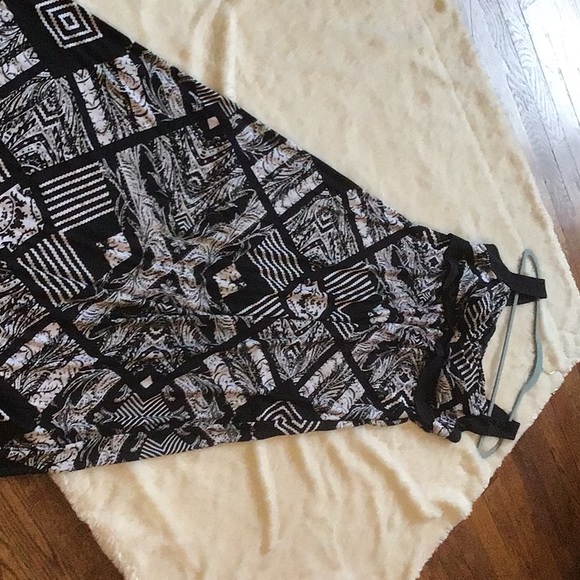 Maxi dress, soft cups, unlined, size M, black and white print - Picture 2 of 4